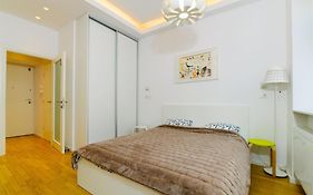 Tia Apartments And Rooms